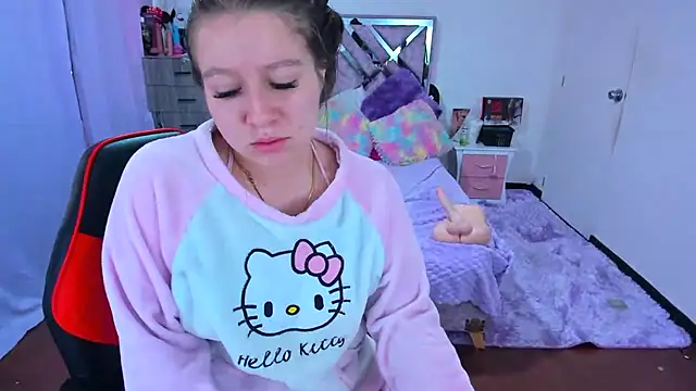 Luna Analya online show from December 16, 2025, 4:12 pm