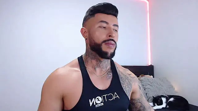 Snapshot of andrea_de_lucaa chatting on September 18, 2025, 3:52 am andrea de lucaa online show from September 18, 2025, 3:52 am