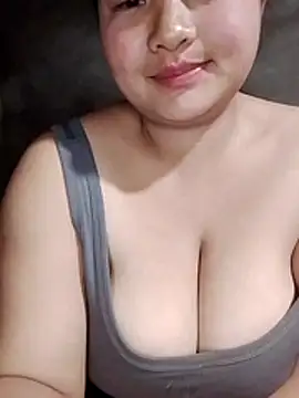 Snapshot of girl-babi chatting on December 17, 2025, 12:33 pm girl-babi online show from December 17, 2025, 12:33 pm