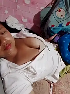 girl-babi online show from May 18, 2026, 4:07 am