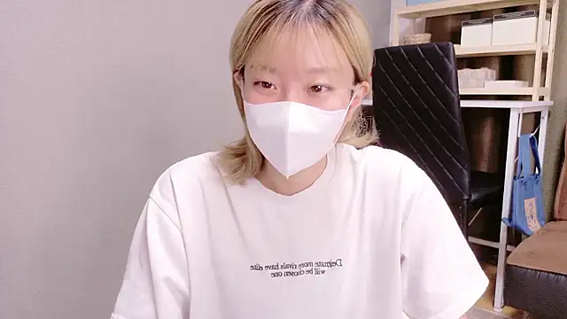 Snapshot of Nana__ch chatting on October 21, 2025, 11:22 am Nana ch online show from October 21, 2025, 11:22 am