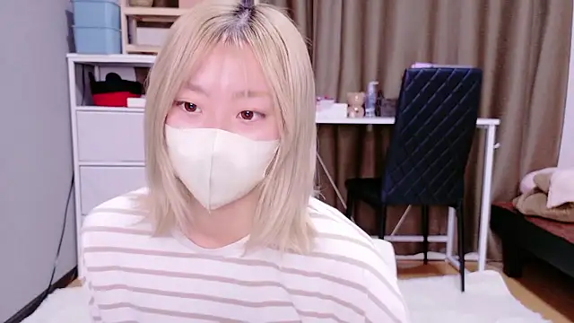 Snapshot of Nana__ch chatting on November 28, 2025, 4:37 am Nana ch online show from November 28, 2025, 4:37 am