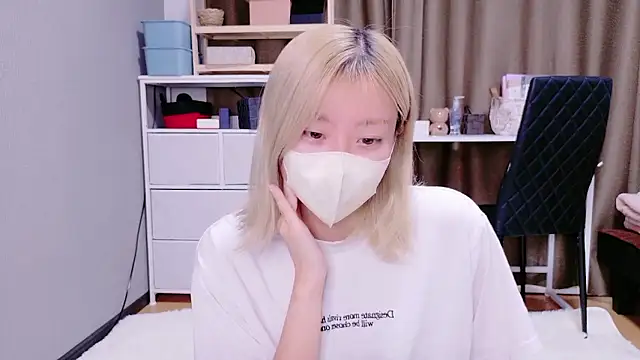 Snapshot of Nana__ch chatting on December 1, 2025, 5:56 am Nana ch online show from December 1, 2025, 5:56 am