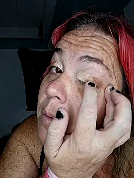 Snapshot of Courdles chatting on September 12, 2025, 9:42 am Courdles online show from September 12, 2025, 9:42 am