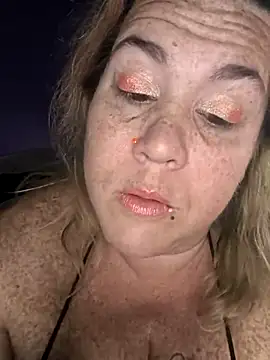 Snapshot of Courdles chatting on October 2, 2025, 6:37 pm Courdles online show from October 2, 2025, 6:37 pm