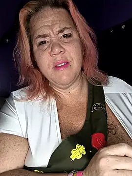 Snapshot of Courdles chatting on October 31, 2025, 8:59 am Courdles online show from October 31, 2025, 8:59 am