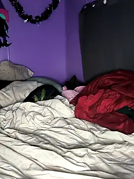 Snapshot of Courdles chatting on November 3, 2025, 9:32 am Courdles online show from November 3, 2025, 9:32 am