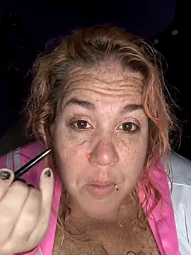 Snapshot of Courdles chatting on November 9, 2025, 9:29 am Courdles online show from November 9, 2025, 9:29 am