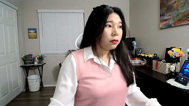 SHEILYN  online show from April 10, 2026, 4:17 am