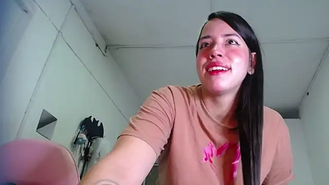 Snapshot of Amber09raiden chatting on October 18, 2025, 5:03 pm Amber09raiden online show from October 18, 2025, 5:03 pm