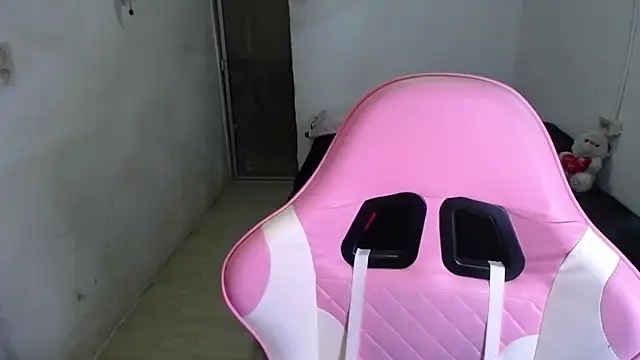 Snapshot of Amber09raiden chatting on October 23, 2025, 5:01 pm Amber09raiden online show from October 23, 2025, 5:01 pm