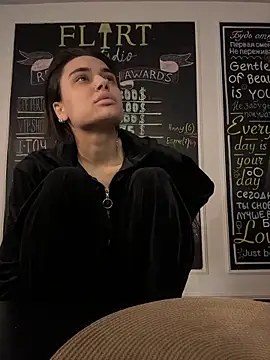 VioletAsh online show from February 3, 2026, 6:51 am