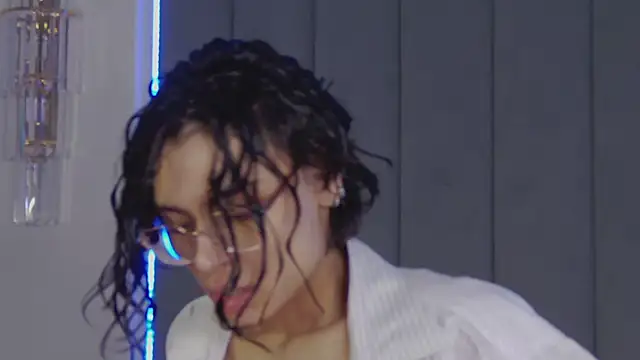 VioletAsh online show from March 23, 2026, 4:38 am