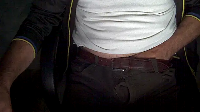 velikifant7 online show from April 16, 2026, 4:13 am