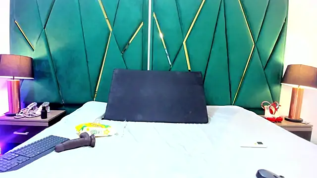  analyy  online show from September 11, 2025, 8:09 pm