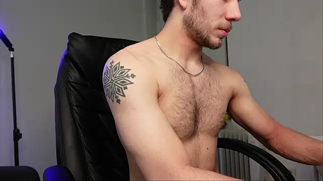 Snapshot of Ethan_Fyre chatting on October 9, 2025, 8:18 pm Ethan Fyre online show from October 9, 2025, 8:18 pm