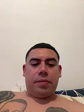 Snapshot of davidxxx099 chatting on May 27, 2026, 8:39 pm davidxxx099 online show from May 27, 2026, 8:39 pm