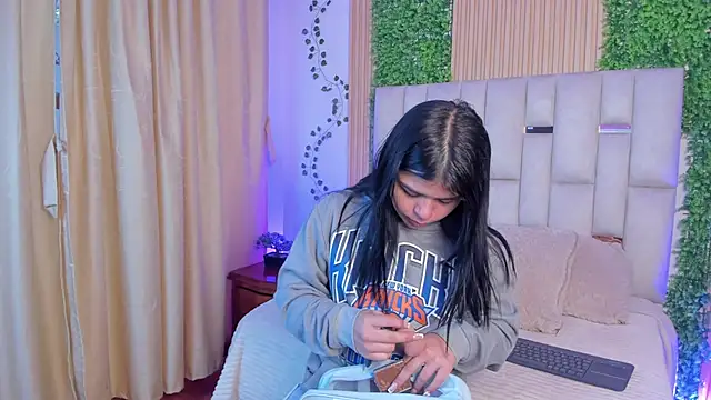 Jade Nmm online show from February 7, 2026, 1:04 pm