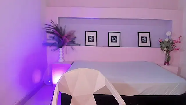 MiaLux5 online show from September 19, 2025, 1:45 pm