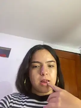 EmilyHarperr online show from October 8, 2025, 11:52 am