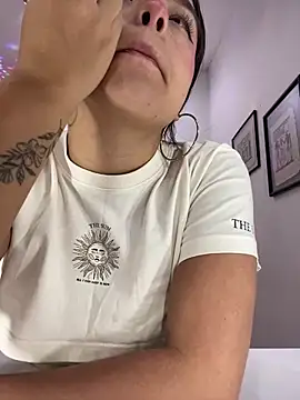 EmilyHarperr online show from October 17, 2025, 11:57 am