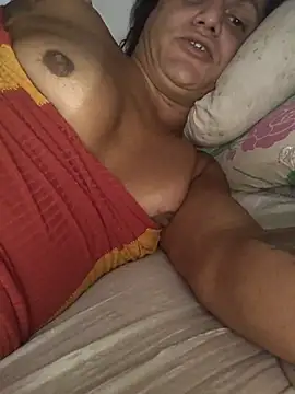 Snapshot of fabiolabarros chatting on October 8, 2025, 12:36 pm fabiolabarros online show from October 8, 2025, 12:36 pm