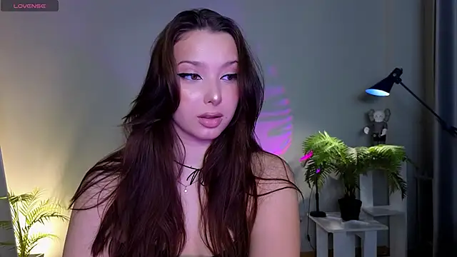 Lucy louras online show from October 1, 2025, 12:00 pm