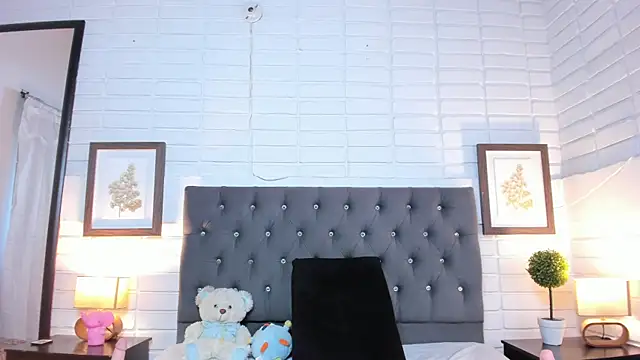 Megan Voss online show from September 9, 2025, 12:37 pm