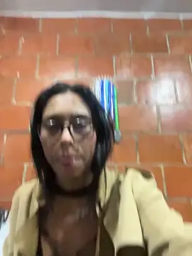 Emma  cumlovee online show from October 10, 2025, 8:57 am