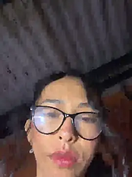 Emma  cumlovee online show from May 29, 2026, 11:19 am
