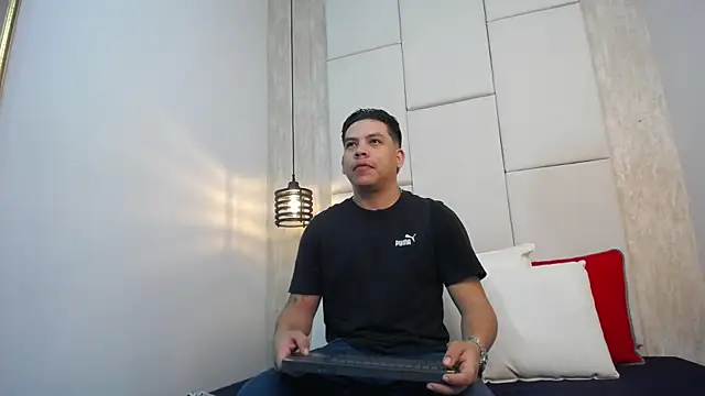 Snapshot of Dominic_Taylor_ chatting on September 20, 2025, 11:33 am Dominic Taylor online show from September 20, 2025, 11:33 am