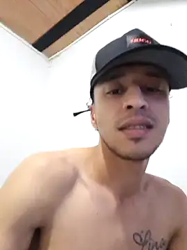 Santi2323xxX online show from March 13, 2026, 4:30 am