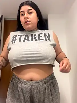 Snapshot of Tokio_Sakura chatting on October 4, 2025, 12:52 am Tokio Sakura online show from October 4, 2025, 12:52 am