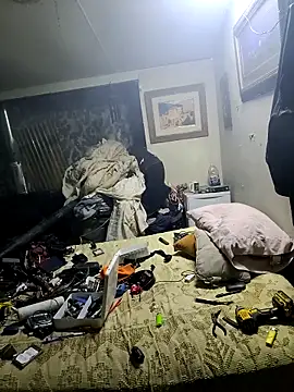 bearded cross online show from December 18, 2025, 5:13 am