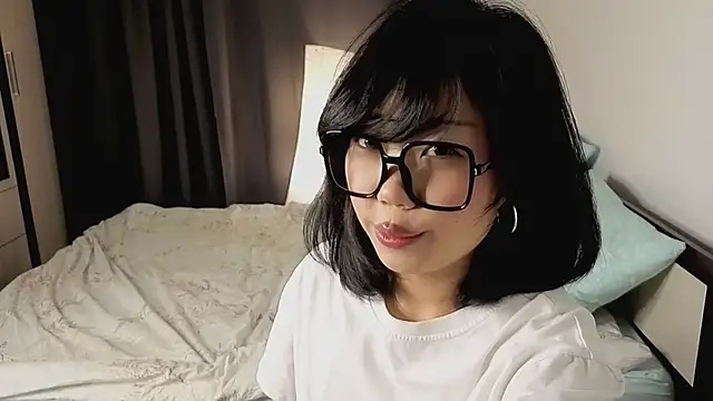  molly molly molly  online show from November 14, 2025, 3:44 pm