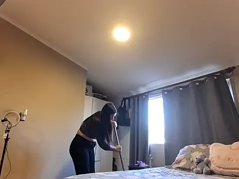 Denisutra777 online show from April 14, 2026, 7:42 pm