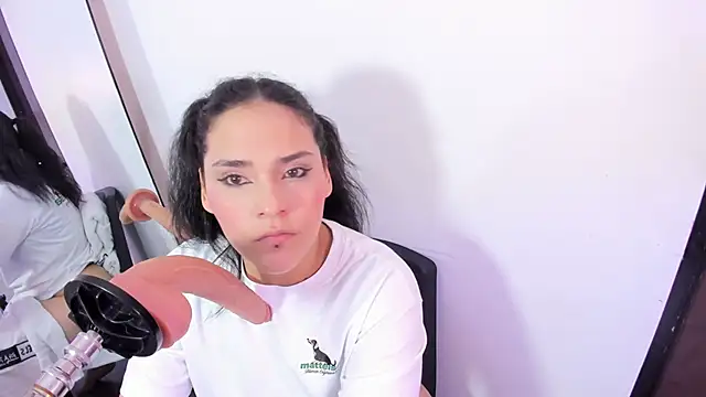 TIFFANY GLOW   online show from January 10, 2026, 3:41 am