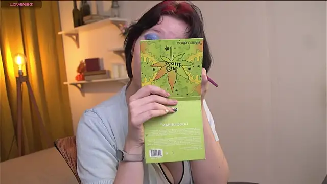 Snapshot of bluebeell chatting on November 27, 2025, 9:17 pm bluebeell online show from November 27, 2025, 9:17 pm