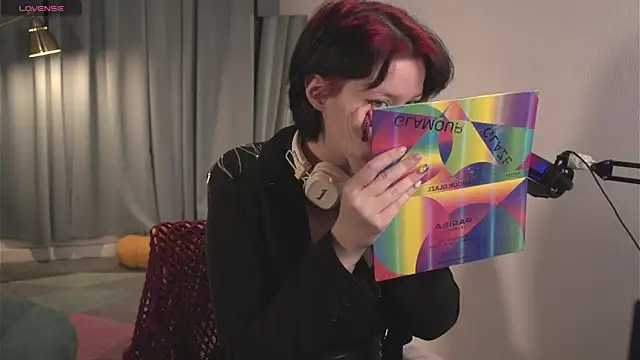 Snapshot of bluebeell chatting on December 1, 2025, 5:01 am bluebeell online show from December 1, 2025, 5:01 am