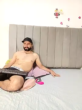 HOTEXTREMCOUPLE online show from April 9, 2026, 1:49 am