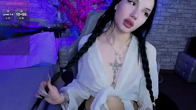 Snapshot of AkiraAsai chatting on October 31, 2025, 8:32 pm AkiraAsai online show from October 31, 2025, 8:32 pm