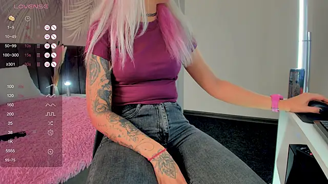 Snapshot of Kira_Key chatting on September 16, 2025, 1:50 am Kira Key online show from September 16, 2025, 1:50 am