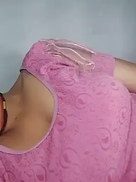 Snapshot of Hut_rotu_cute chatting on October 18, 2025, 7:36 pm Hut rotu cute online show from October 18, 2025, 7:36 pm