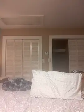 Snapshot of Gearsuit chatting on October 18, 2025, 10:16 am Gearsuit online show from October 18, 2025, 10:16 am