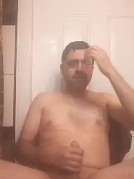 Snapshot of Gearsuit chatting on November 4, 2025, 7:13 pm Gearsuit online show from November 4, 2025, 7:13 pm