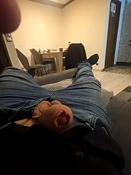 bigdicksklave online show from December 14, 2025, 3:06 pm