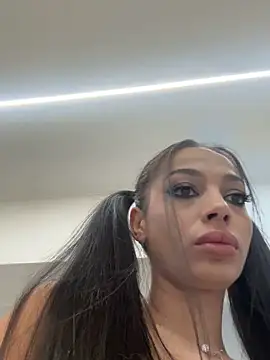 Bella Vixen  online show from September 28, 2025, 7:30 pm