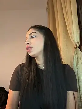 Bella Vixen  online show from October 15, 2025, 7:03 pm