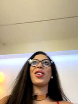 Bella Vixen  online show from October 21, 2025, 7:25 pm