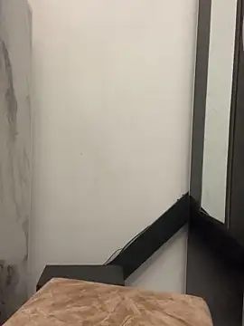 layra 9900 online show from October 29, 2025, 6:53 pm